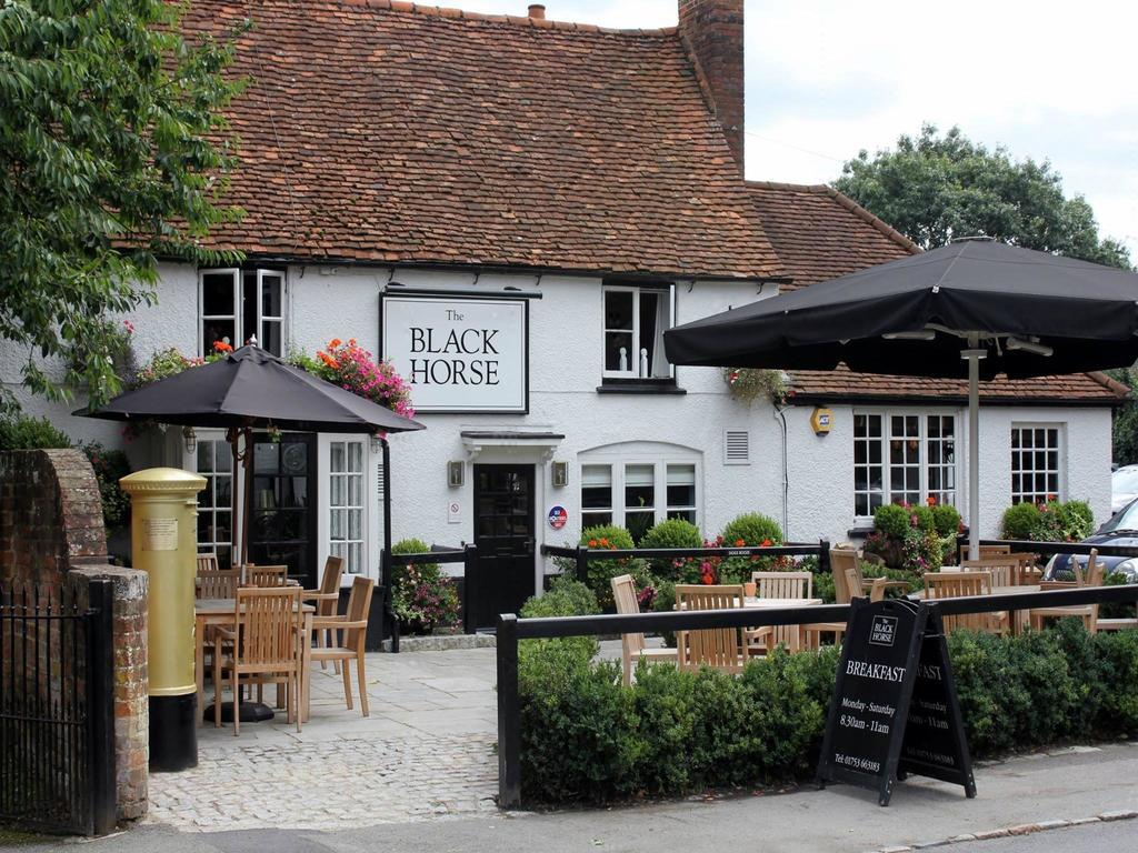 The Black Horse Fulmer ภายนอก รูปภาพ