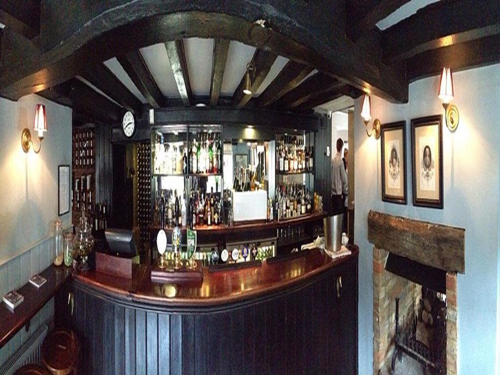 The Black Horse Fulmer ภายนอก รูปภาพ
